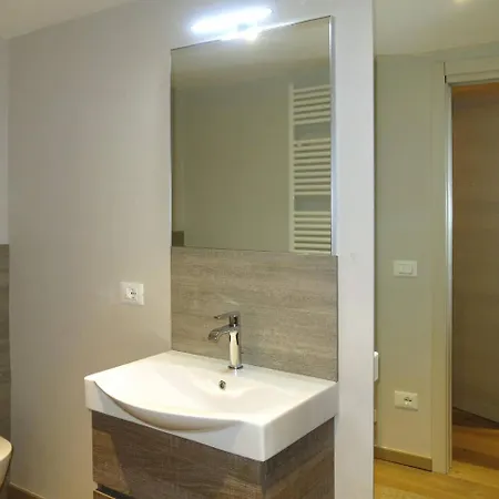Edy 400w Apartamento Valpelline